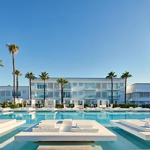 Complex So White, Ayia Napa